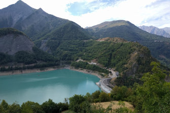Approaching Lac du Chambon