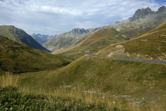 Smooth climbing road